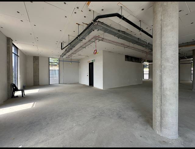 1,601M² OFFICE TO LET IN SANDTON CENTRAL